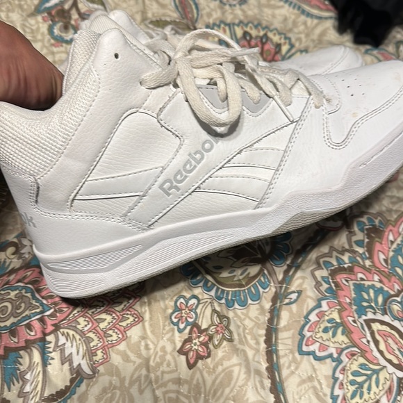 White Reeboks Men’s - Picture 3 of 8